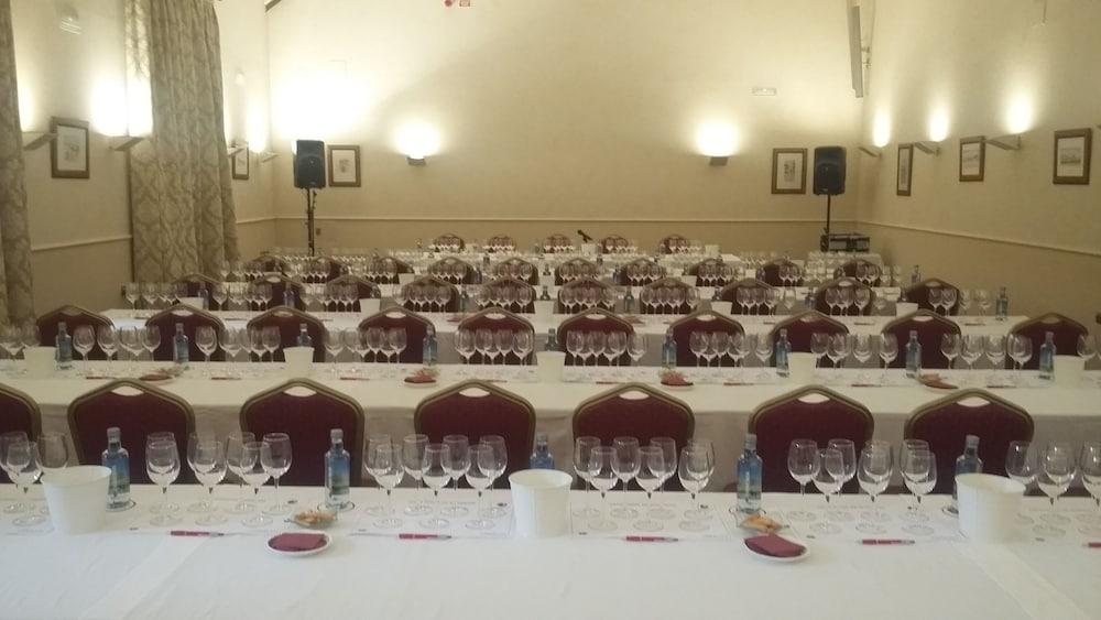 Azz Penafiel Las Claras Hotel & Spa المظهر الخارجي الصورة